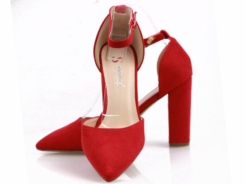 Červené špicaté sandálky