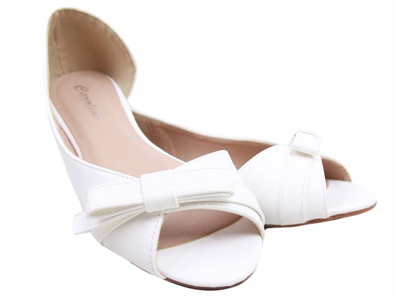 Biele balerínky ako sandálky